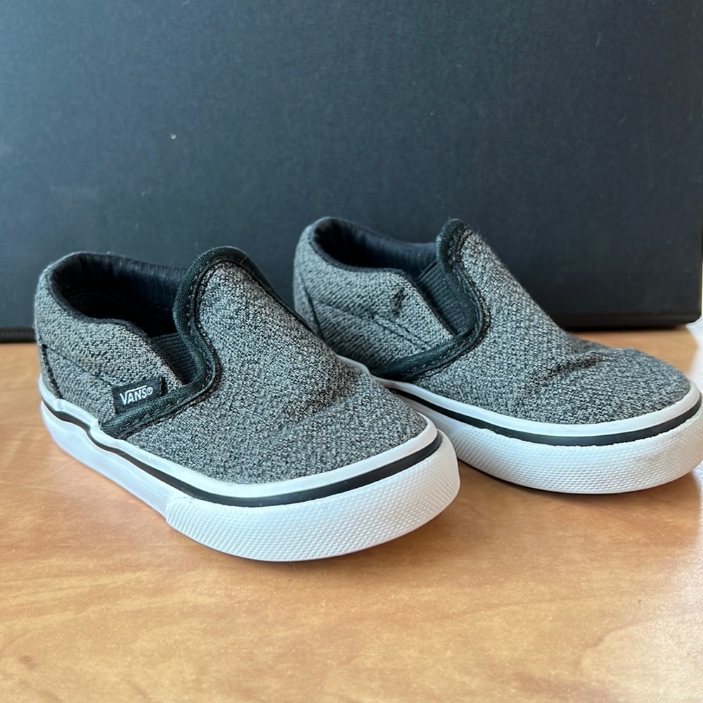 VANS off the wall Toddler size 5 slip on